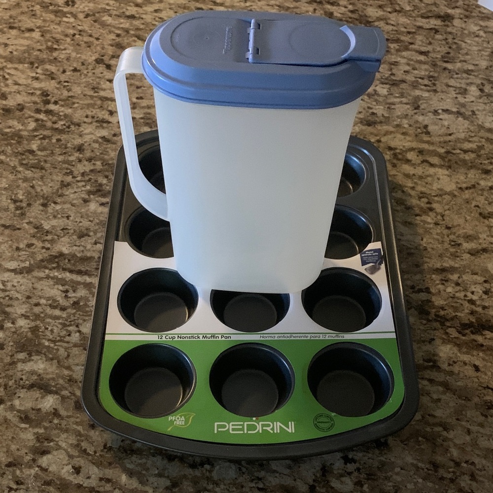 Tupperware Slim Refrigerator Pitcher, Blue Lid & Baker’s Advantage Cupcake Pan